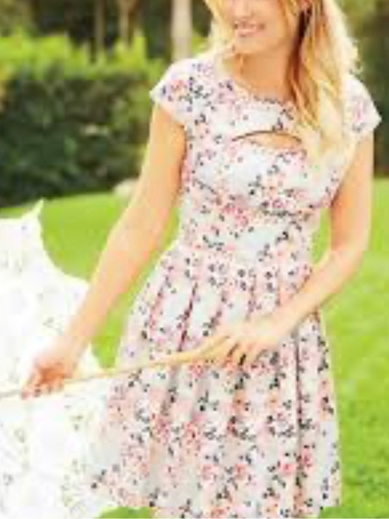 LC Lauren Conrad Dresses & Skirts - LC Lauren Conrad Summer Grey Cutout Pleated Floral Cap Sleeve Dress Size 6